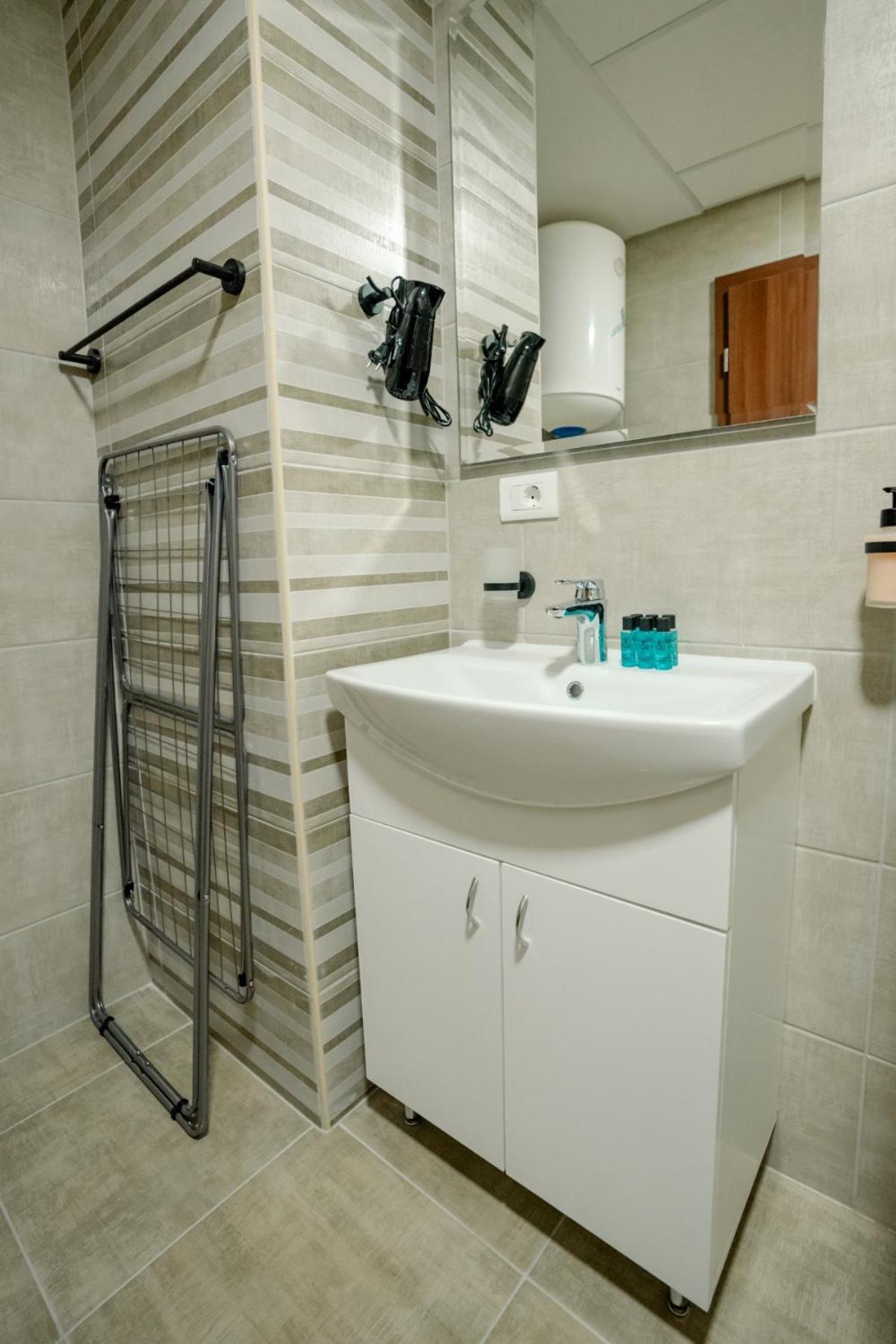Darki Apartments 2 - Very Central Stay With Free Parking โอครีด ภายนอก รูปภาพ